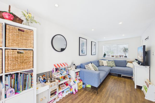 50 Rushbrooke Close, High Wycombe photo 4