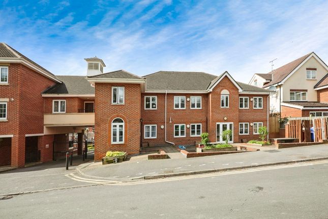 Thumbnail Flat for sale in Coningsby Road, High Wycombe