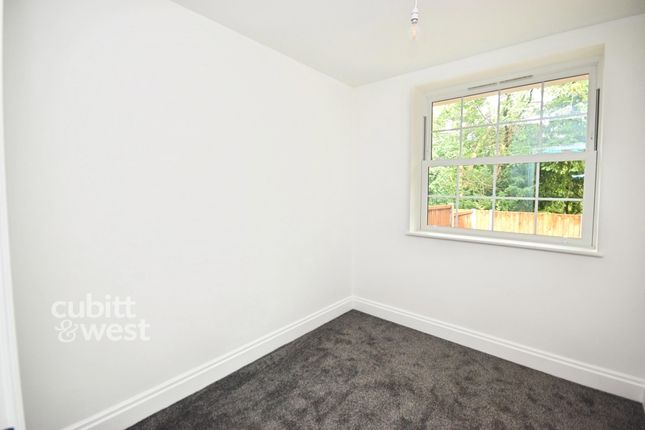 3, 11, Hartley Old Road, Purley photo 3