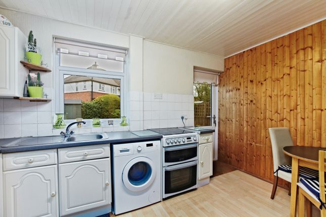 41, Wentworth Way, Surrey photo 3