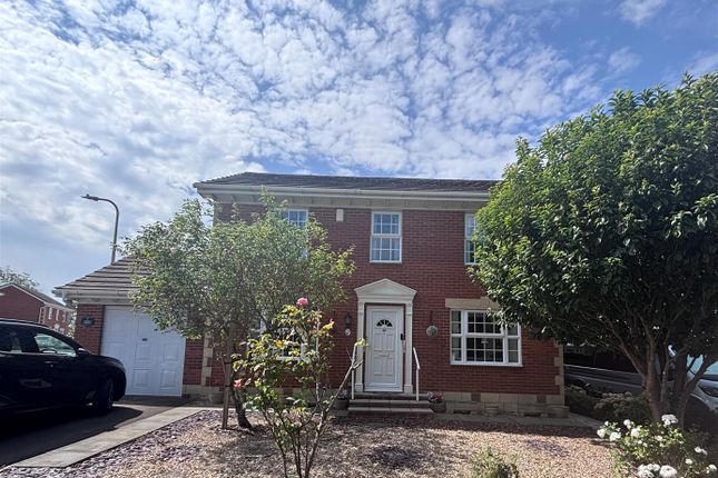 Studio house on 10, Carre Gardens, Weston-Super-Mare, £400,000