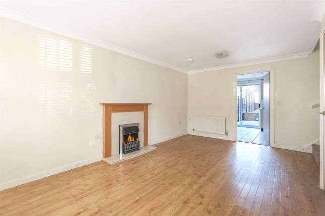 16, Blanford Mews, Surrey photo 5