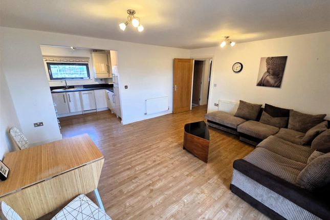47, St. Stephens Court, Swansea photo 3