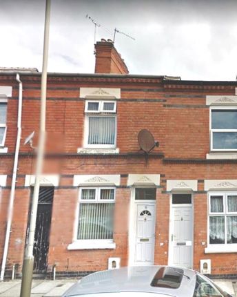 Terraced house to rent in Herchell Street, Leicester