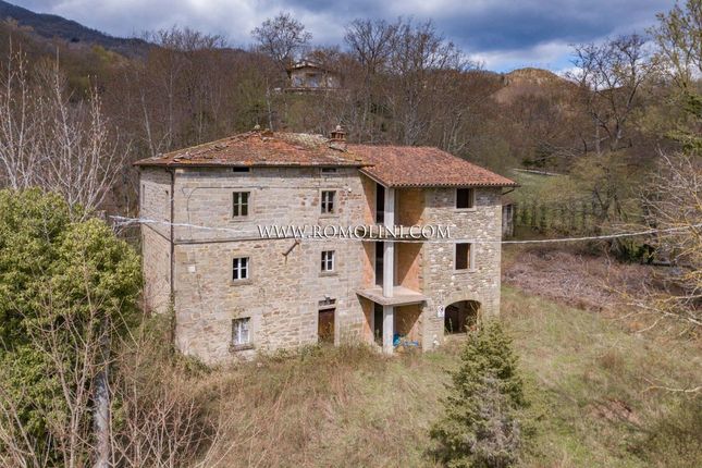 Country house for sale in Caprese Michelangelo, Tuscany, Italy