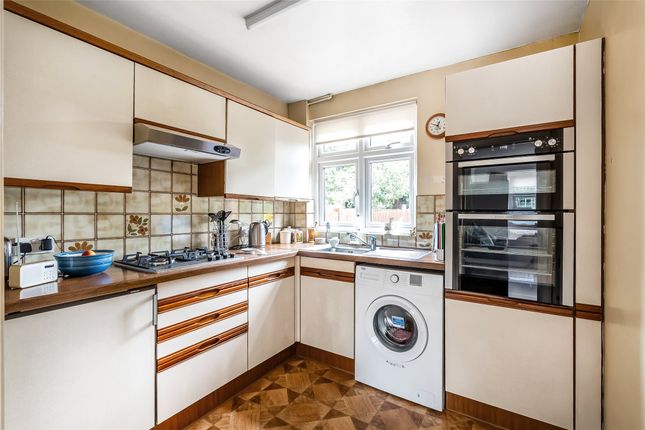 17, Vincent Lane, Surrey photo 4