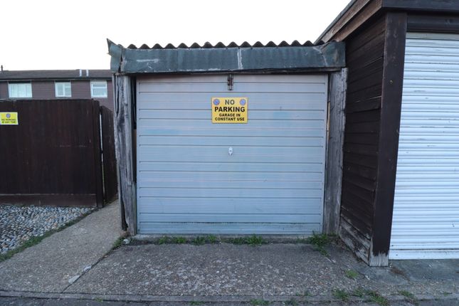 51, Wilsner, Basildon photo 4