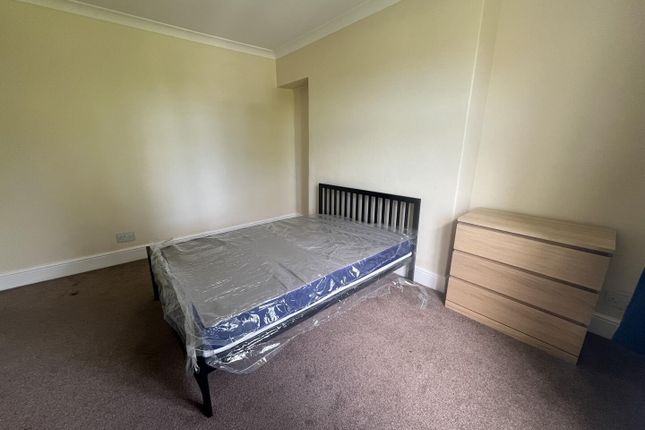 Room 3, 28, Courtenay Park, Newton Abbot photo 4