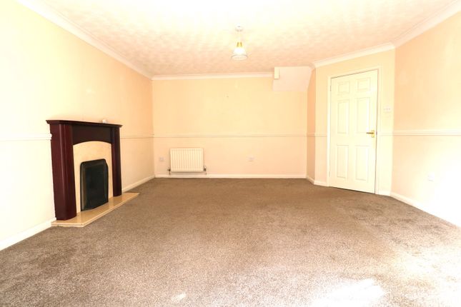 Detached house to rent in Wilderhope Close, Crewe