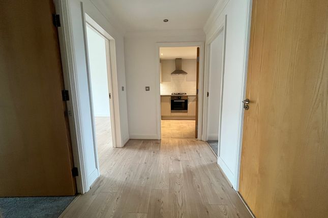 32, Dominica Court, Eastbourne photo 3