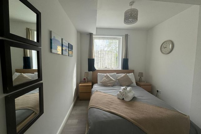 Thumbnail Flat to rent in Medina Road, London