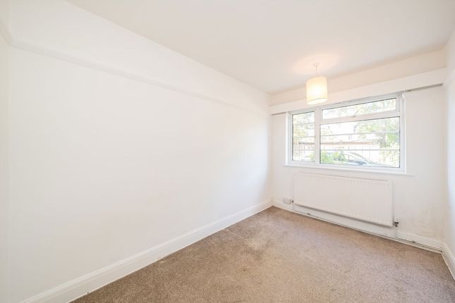 61 Sontan Court, Churchview Road, Twickenham photo 4