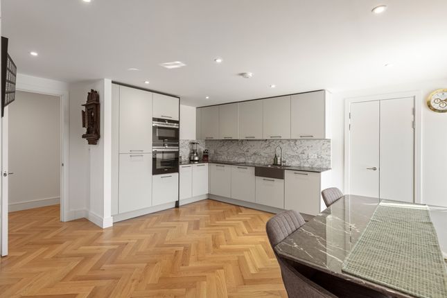23 Garland Court, Lisgar Terrace, London photo 4