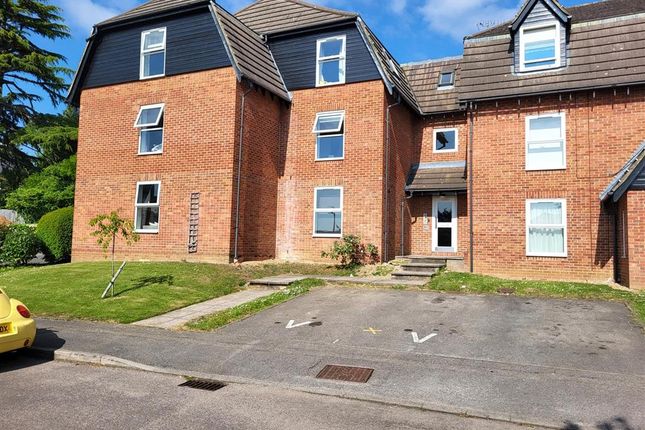 Flat to rent in Millers Green Close, Enfield