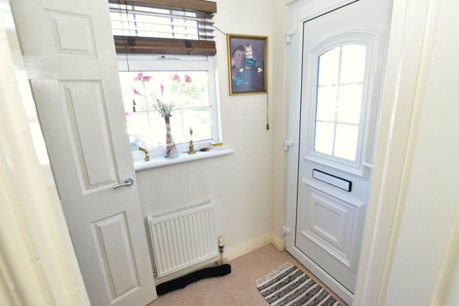 5, Greenfinch Close, Newtownards photo 3
