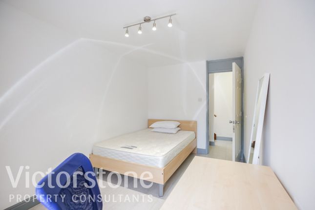 Flat 34  Flat 34, Polygon Road, London photo 4