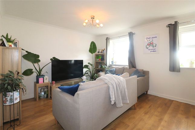 35, Prospect Place, Woking photo 3