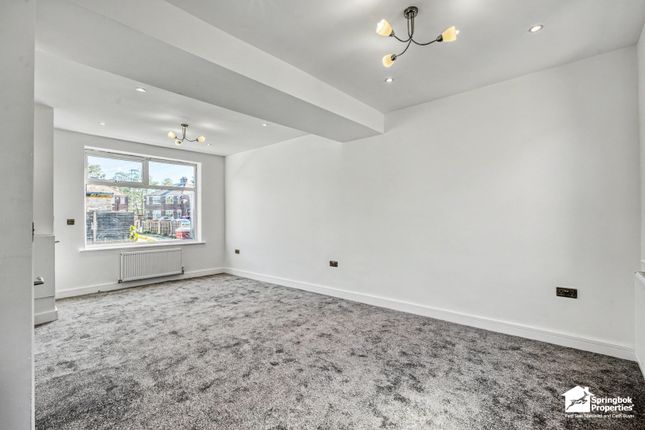 6, Dunkerley Avenue, Failsworth photo 2