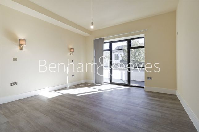 Flat 1,, 2 Carlyle Road, Ealing photo 3