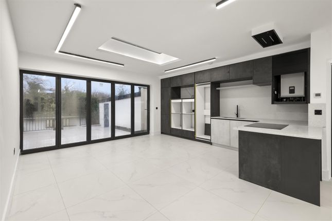 64, The Heights, Northolt photo 3