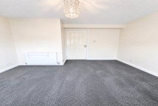 16, May Gardens, Hamilton photo 4