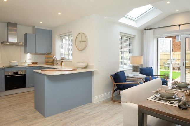 829, Granadiers Road, Winchester, So22 6Gr photo 2