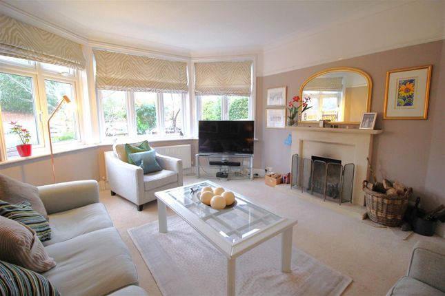 15, Links Road, Epsom photo 4