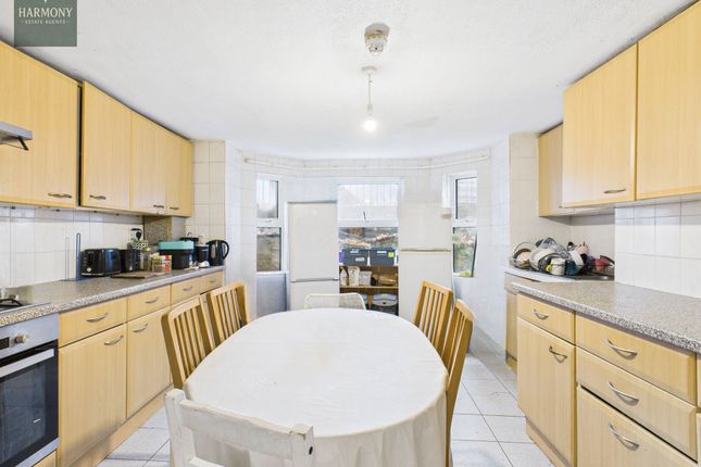 6 Fairfield South, Kingston Upon Thames photo 3