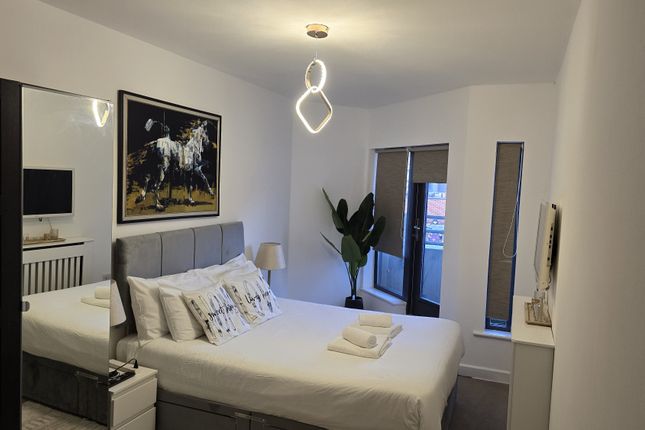 Lndn-Han975 - Flat 11 Flat 11,, Hannah Court, London photo 5