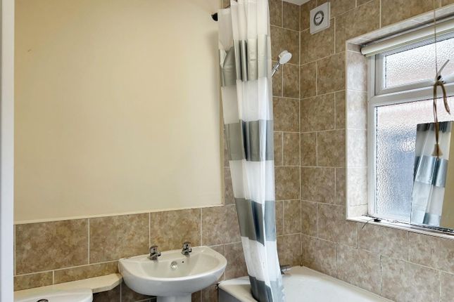 Bathroom.Jpg