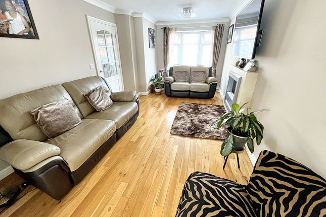 45 Albert Drive, Manchester photo 4