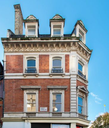 Office to let in Binney Street, London