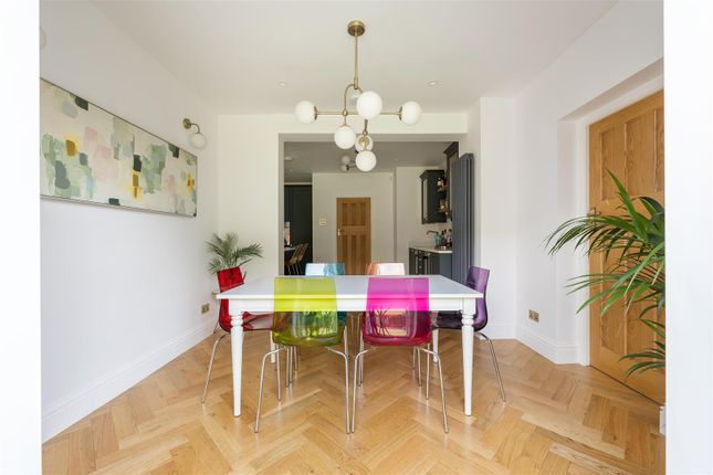 33, Woodberry Way, Chingford photo 4