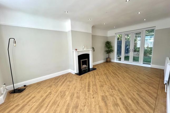 9, Highcroft Avenue, West Didsbury photo 4