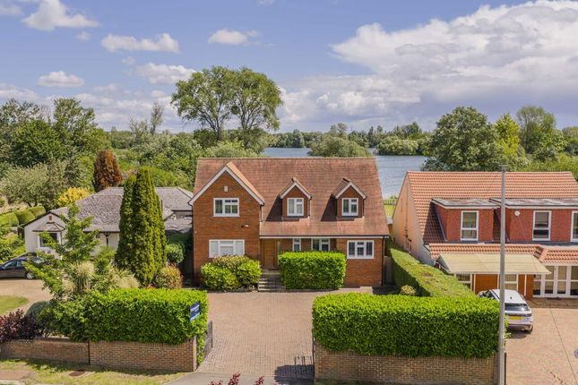 4-bed house on Welley Road, Staines-Upon-Thames, £4,500/mo