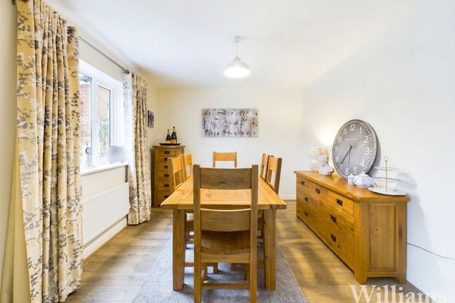7 Cotts Field, Aylesbury photo 3