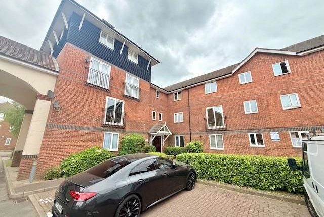 1-bed flat on 31, Mandeville Court, London, £135,000