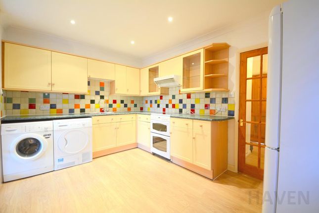 Flat to rent in Hertford Road, East Finchley