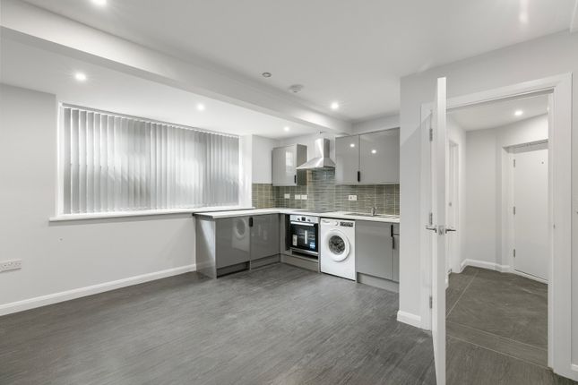 Flat 1, 13, Leeds Road, Halifax photo 2