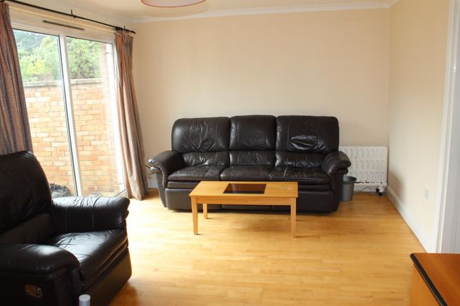 55, Elmbank Avenue, Egham photo 2