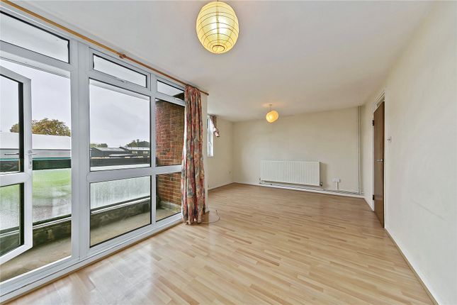18, Woking Close, London photo 2