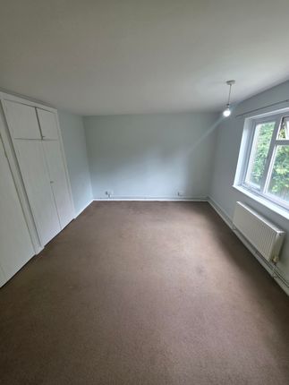 flat 89, Halliday Crescent, Southsea photo 4
