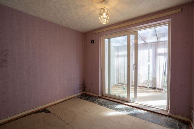 92 Selby Close, Birmingham photo 4