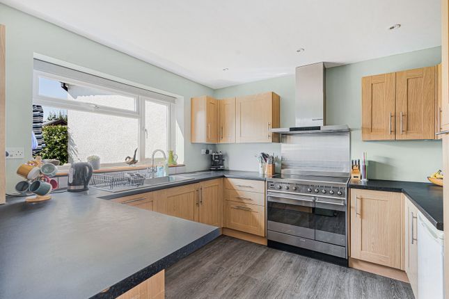 18, Laburnum Way, Totnes photo 4