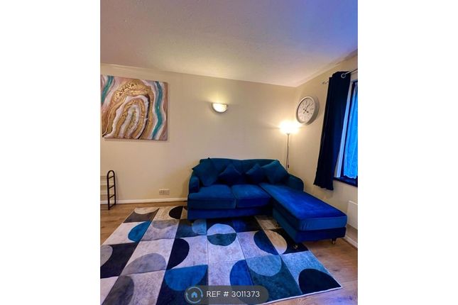 1-bed flat on Capstan Close, Romford, £1,950/mo