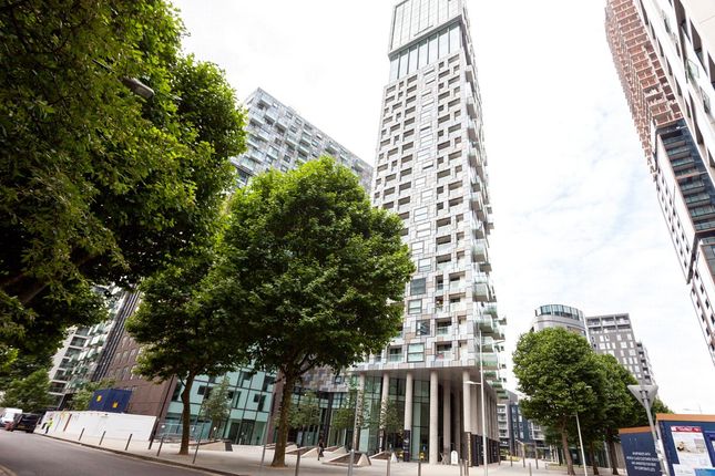 Flat for sale in Lincoln Plaza, South Quay