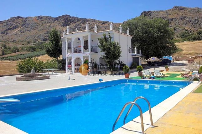 Villa for sale in Diseminado 18270, Montefrio, Granada