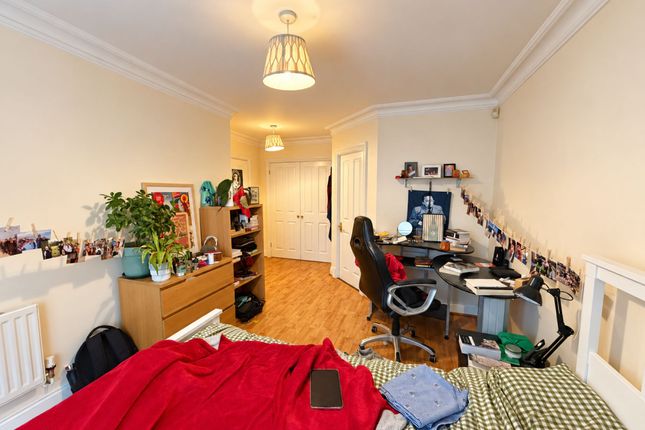 Drake Court, Borough photo 4
