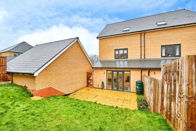 33, Leverett Way, Saffron Walden photo 4