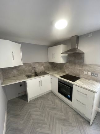 Flat 2, 1B, East Street, Rochdale photo 4